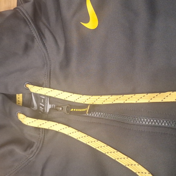 Nike Dri Fit Livestrong Hoodie - Picture 3 of 6